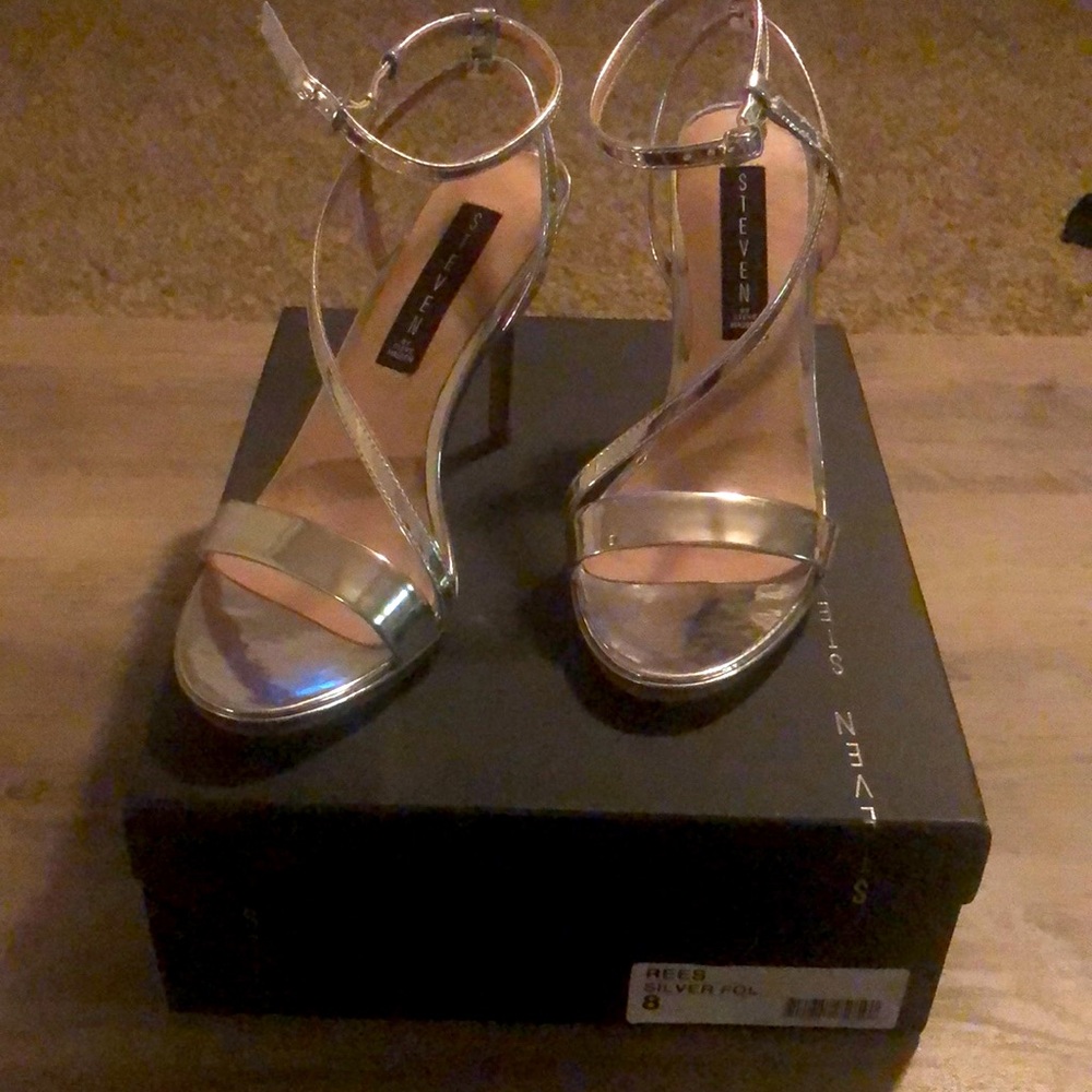 Brand new Steve Madden silver strapped heels